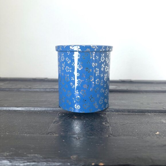 Vintage Tea Tin | Blue & White Floral Metal Lidded Storage Container | Cylinder - Picture 2 of 9